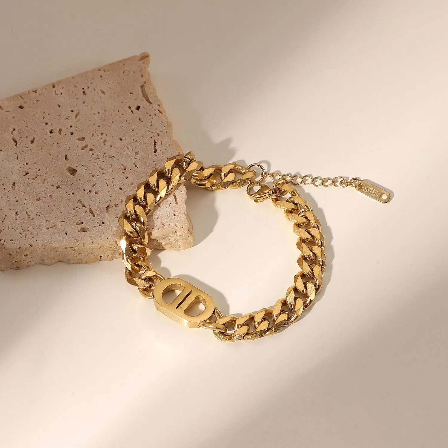 B17.18K Gold Cuban Chain Bracelet