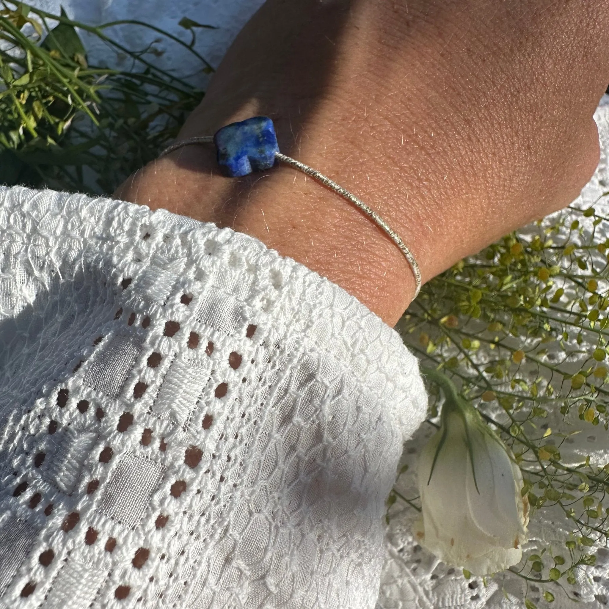 Bracelet élastique Félicité fleur lapis lazuli