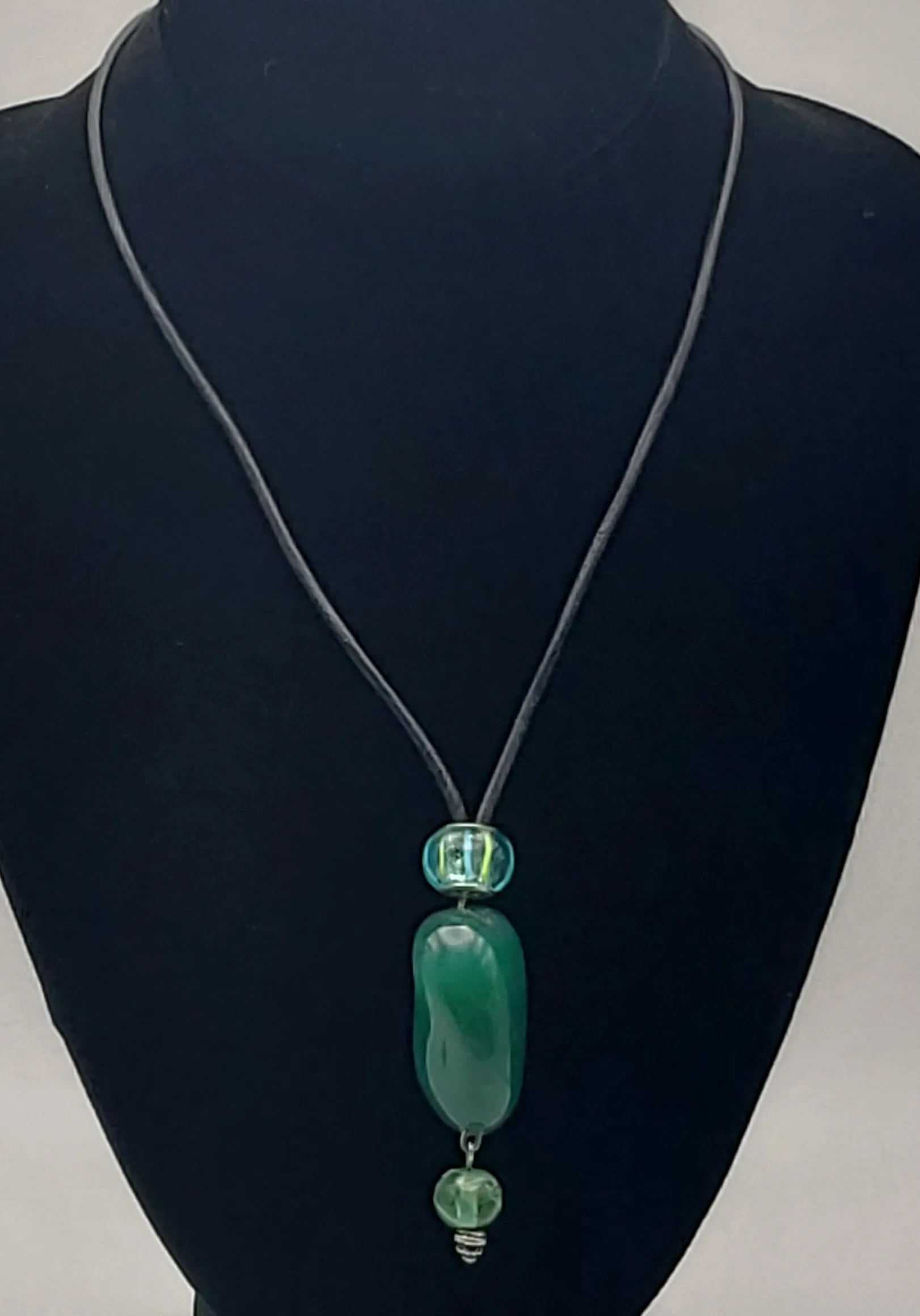 Dyed Green Agate Leather Cord Necklace