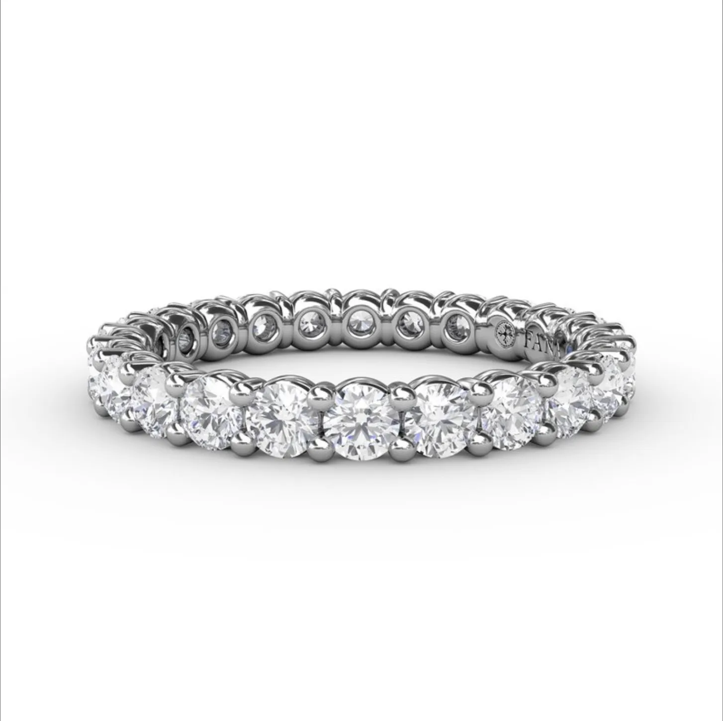 Fana Chunky Shared Prong Eternity Band 6113