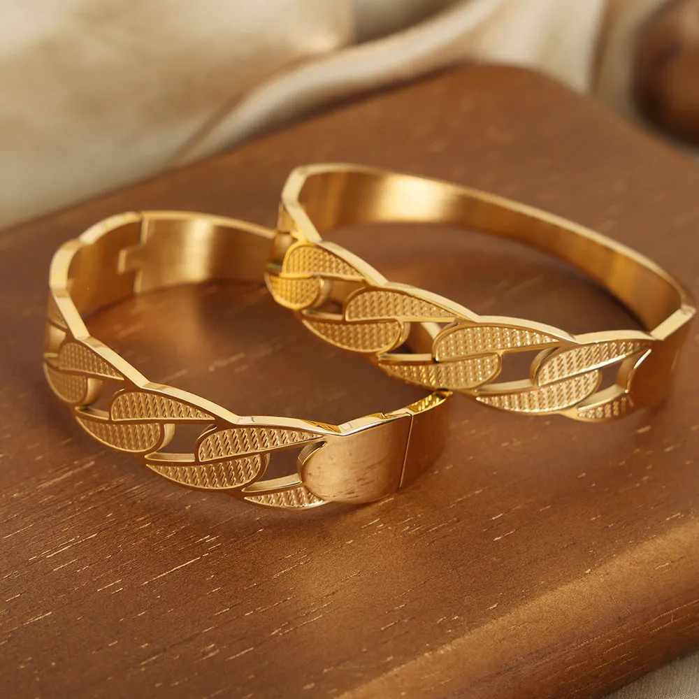 Golden Chain Hollow Bracelet - Everyday Genie Collection by Planderful