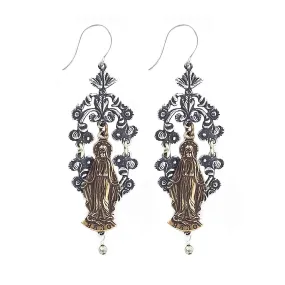 Mary Chandelier Earring