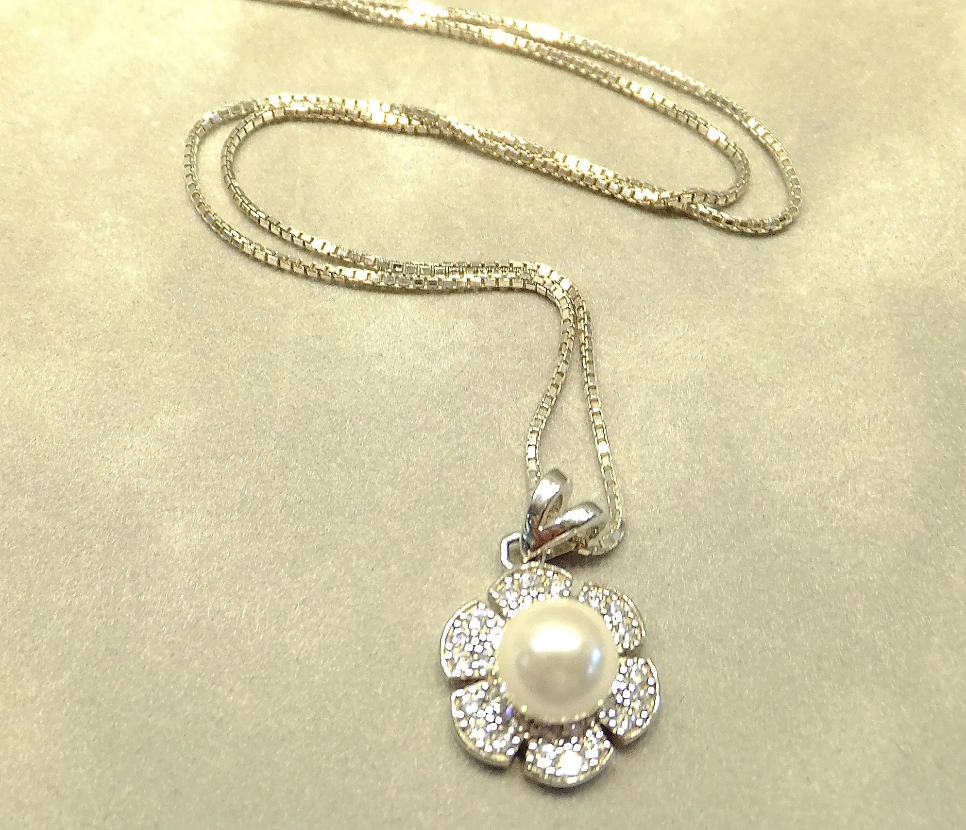 Natural White Pearl and White Topaz Flower Pendant Necklace