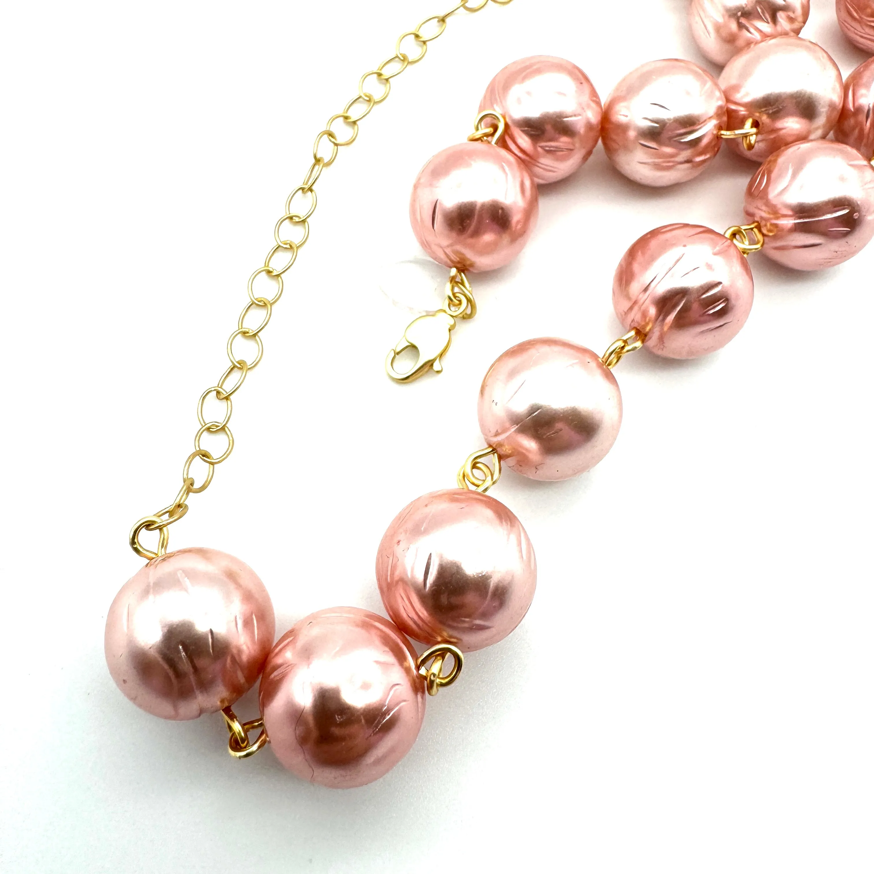 Rose Wrinkled Pearls Amelia Necklace