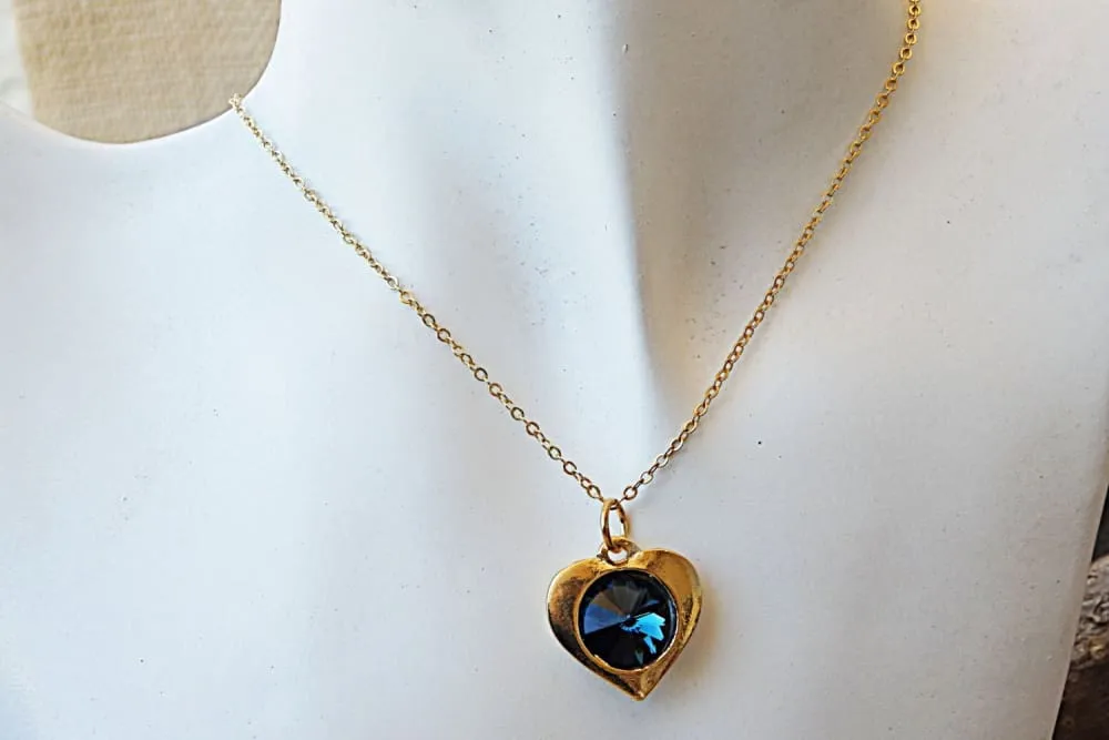 Tiny heart necklace