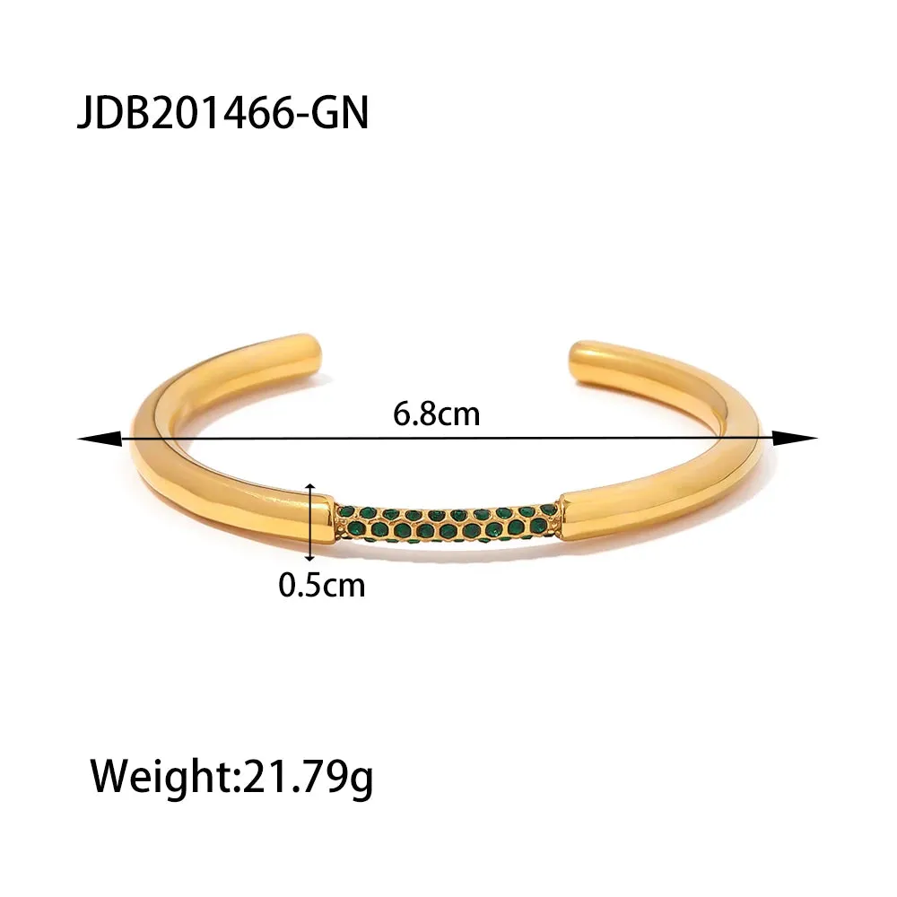 VAIGE Elegant Gold-Plated Stainless Steel Geometric Bracelet with Metal Texture for a Classic Touch