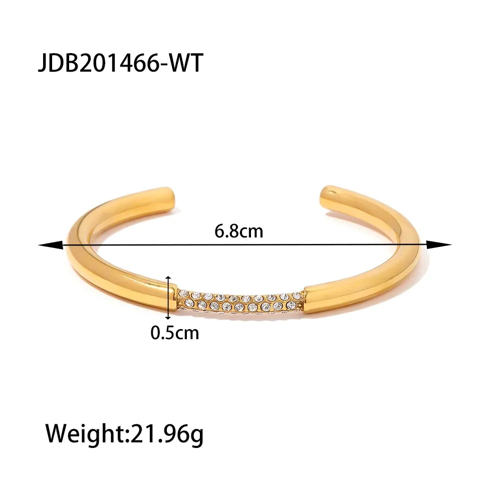 VAIGE Elegant Gold-Plated Stainless Steel Geometric Bracelet with Metal Texture for a Classic Touch