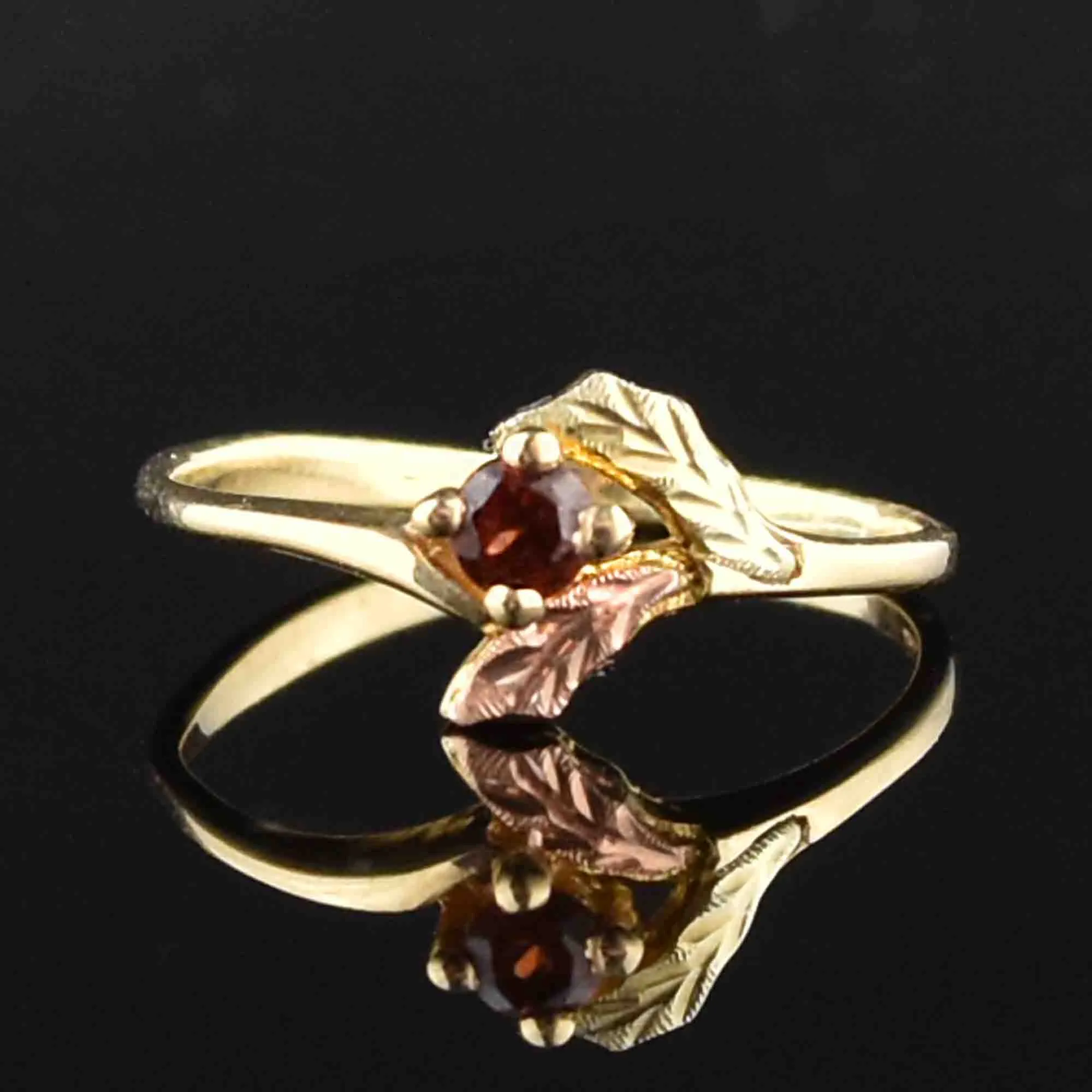 Vintage 10K Gold Leaf Garnet Ring, Sz 6