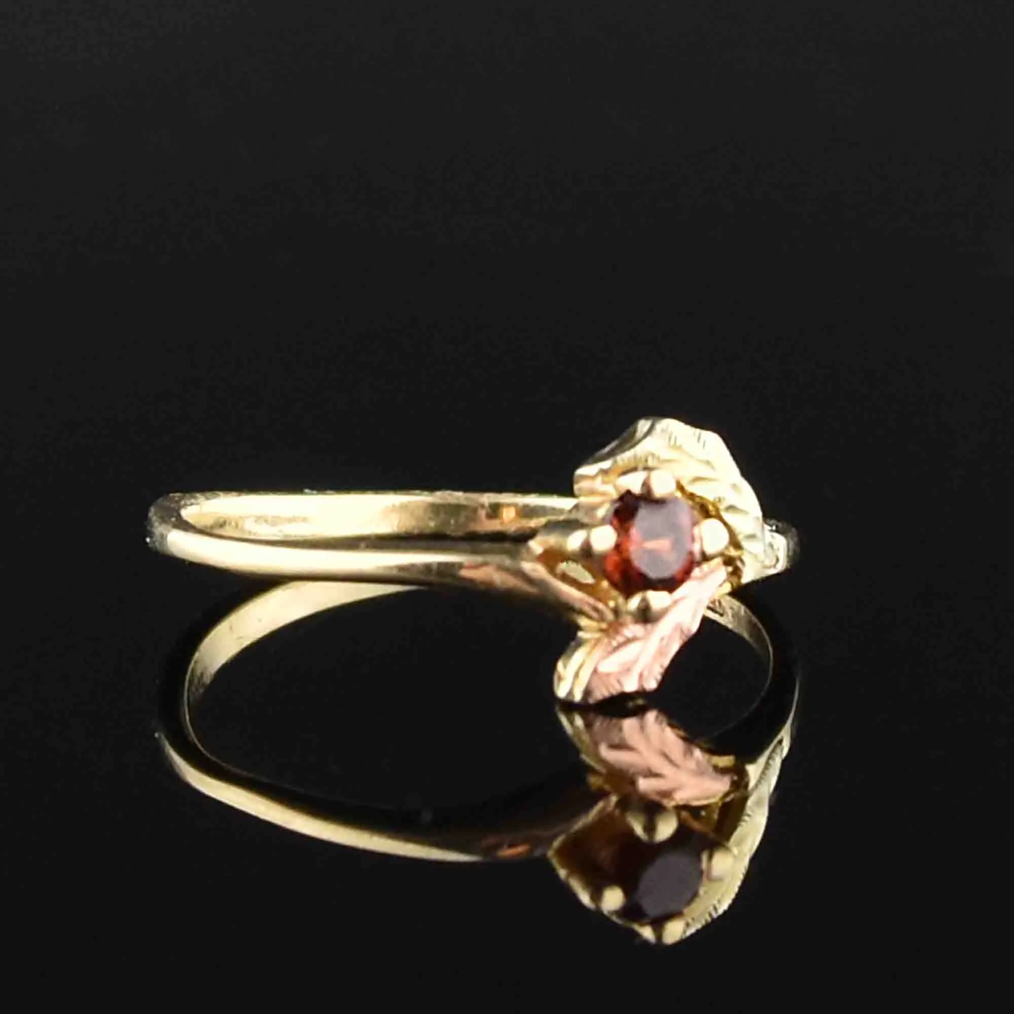 Vintage 10K Gold Leaf Garnet Ring, Sz 6